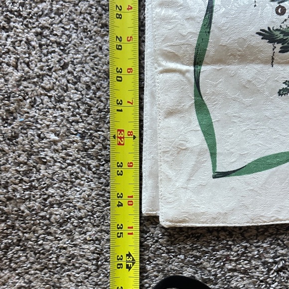 Spode Christmas Tree Table Runner - Green and Cream - Picture 8 of 10